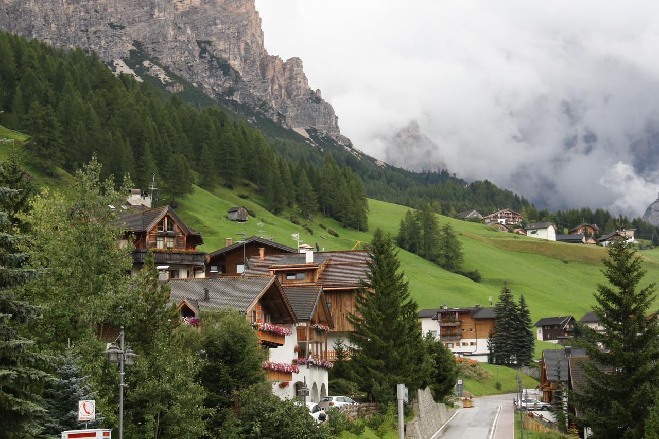 Residence Vajolet San Cassiano Buitenkant foto